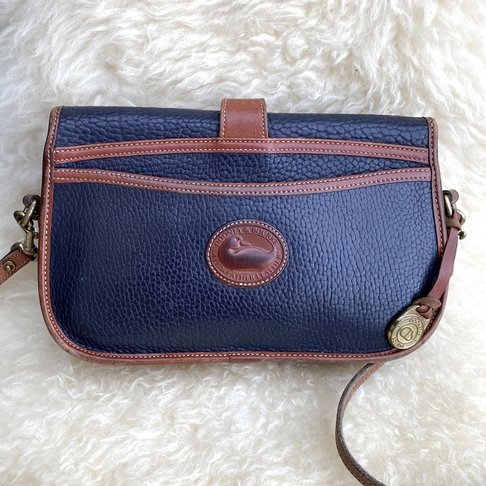 Vintage Dooney and Bourke bag - Picture 2 of 9